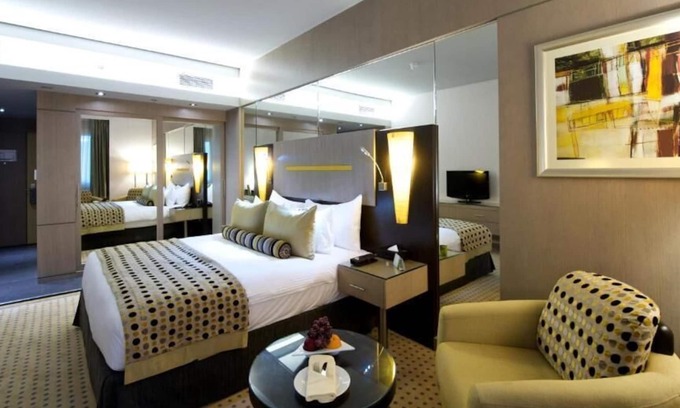 Al Qusais House | Deluxe Room In Al Qusais 3 By Luxury Bookings