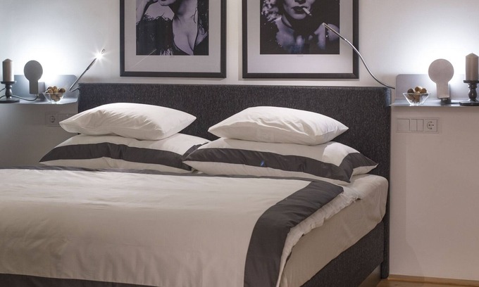 Krems an der Donau Apartment | Deluxe Studio with private parking and air conditioning in the historic city of Krems