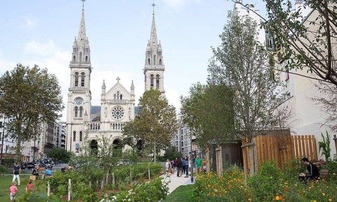 Quartier de la Roquette Apartment | Deluxe Studio Located Between Bastille Marais