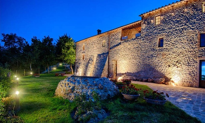 Monteriggioni Apartment | Deluxe Suite B at Relais La Costa