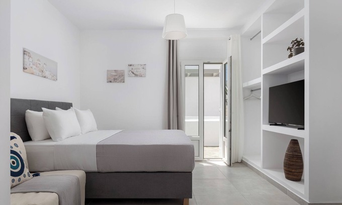 Naousa Hotel | Deluxe Suite, Palma Elegant Suites