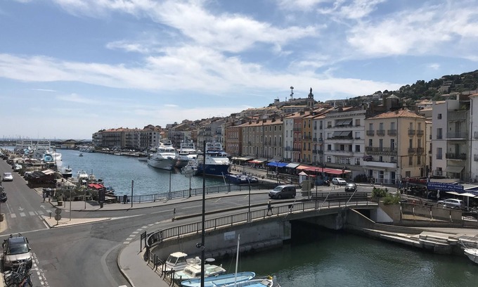 Sete Apartment | Deluxe three bedrooms flat in Sete front of "royal canal"