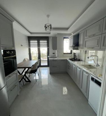Yomra Apartment | Deniz ve Şehir Manzaralı Lüks Kiralık Daireler