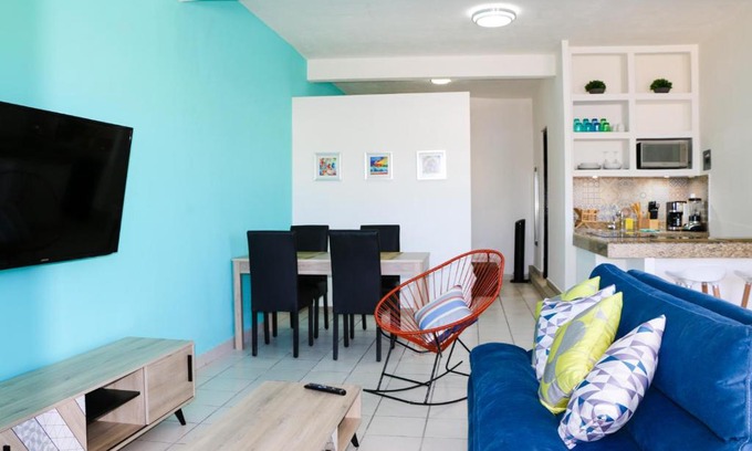 Downtown Cabo San Lucas Apartment | Departamento en el Centro a minutos de la Marina