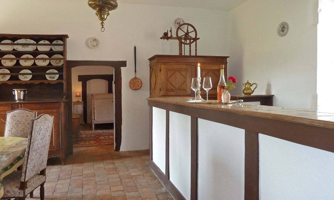 Chateau-sur-Allier House | Dependance of a 16th century castle listed as an historical monument!