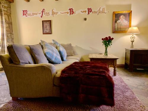Alport House | Derbyshire Cottage for 4, 1 hour per day private pool use