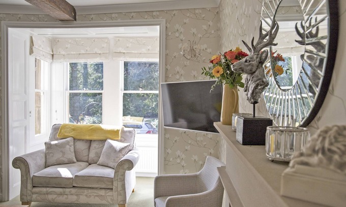 Matlock House | Derwent House ideal for groups or a special occasion. All prices fully inclusive