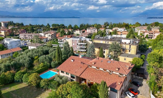 Rivoltella Apartment | Desenzanoloft Swarovski & Pool