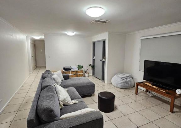 Braitling House | Desert Deluxe Entire three bedroom home