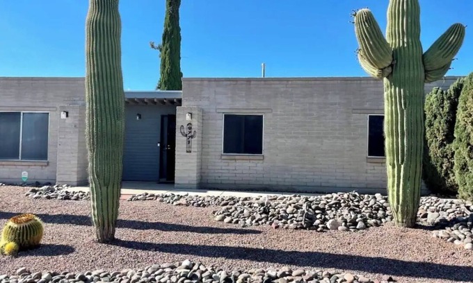 South Harrison House | Desert paradise with pool. Charming 3-bedroom house pet friendly in Tucson!