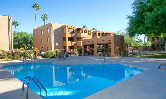 Hedrick Acres House | Desert Retreat 1BR by Casago