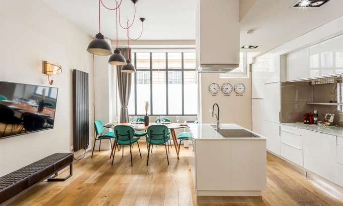 Epinettes Apartment | Design & Confort Paris17