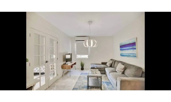 Buena Vista Apartment | Design District Apartment B