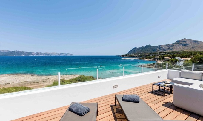 Mal Pas-Bon Aire Villa | DESIGN VILLA OVER THE SEA IN MAL PAS, ALCUDIA, DIRECT ACCESS TO THE BEACH AND POOL