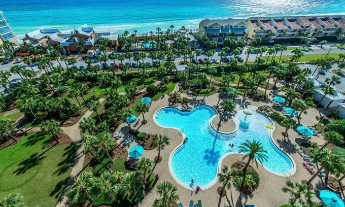 Fort Walton Beach - Destin Condo | Designer decor, Direct View, Very clean and well maintaned. Sleeps 6.
