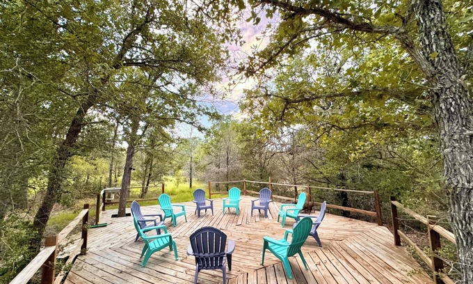 Wellborn House | Designer home on 10 private acres in College Station! Perfect for gatherings!