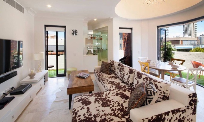 Kings Cross Apartment | Designer Penthouse in Potts Point with Sydney City Views
