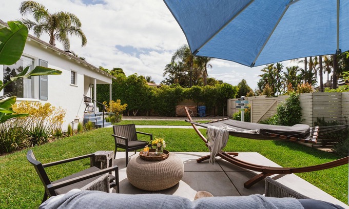 Montecito House | Designer's Seaside Getaway in Montecito, easy walk to beach and cafe