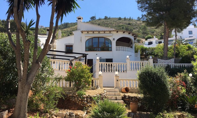 El Portet Villa | Detached 2 Bedroom Villa in El Portet, with large terraces and pool views