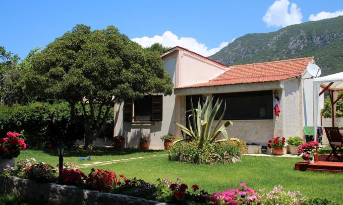 Agios Matthaios House | Detached holiday home at the sea, Wifi Skidi, Corfu