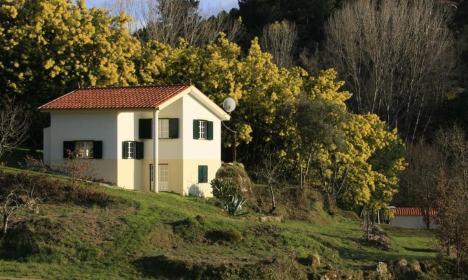 Covas House | Detached holiday home with delightful view over the valley