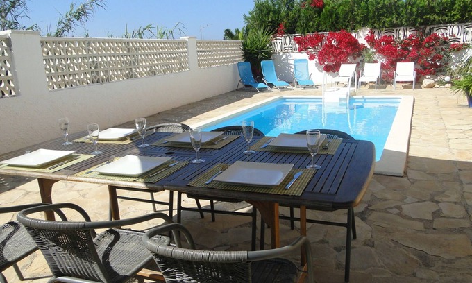 Vinaros Villa | Detached villa, private pool and internet within 10 minutes walk to the beach