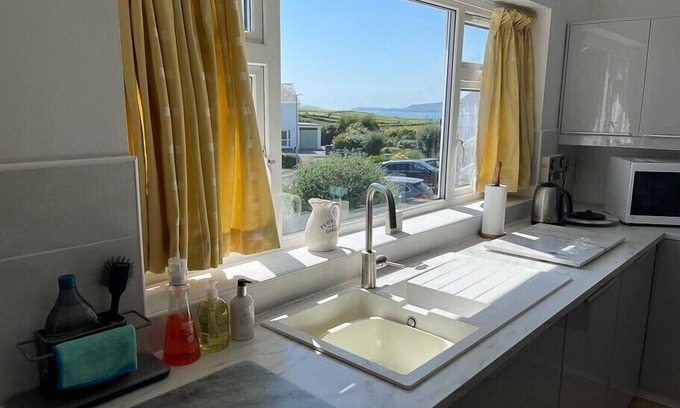 Bwlchtocyn Cottage | DEU DRAETH, pet friendly, with a garden in Abersoch