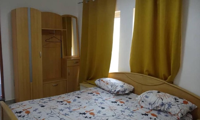 Littoral Department Apartment | Deux chambre , un grand salon