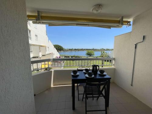 Saint-Andre-Lachamp Apartment | Deux pièces rénové avec terrasse, parking privé à Port Camargue - FR-1-250-173
