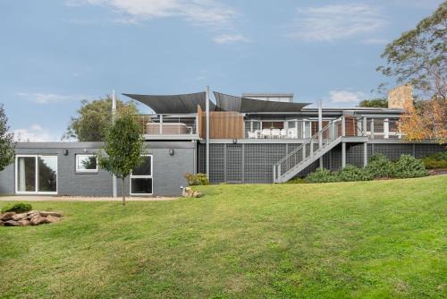 Mount Martha House | Devon Mt Martha Escape with Spa and Views