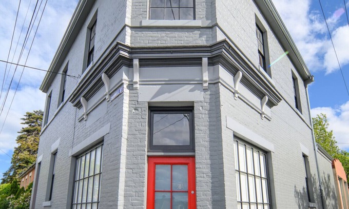 Battery Point Apartment | DeWitt Apartment - 3 Red Doors Battery Point