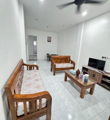 Pekan Melayu House | Dhaya Homestay 1