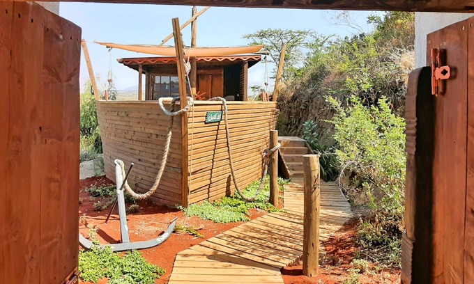 Kiserian Cottage | Dhow - Clifftop, Unique boat design, Amazing views