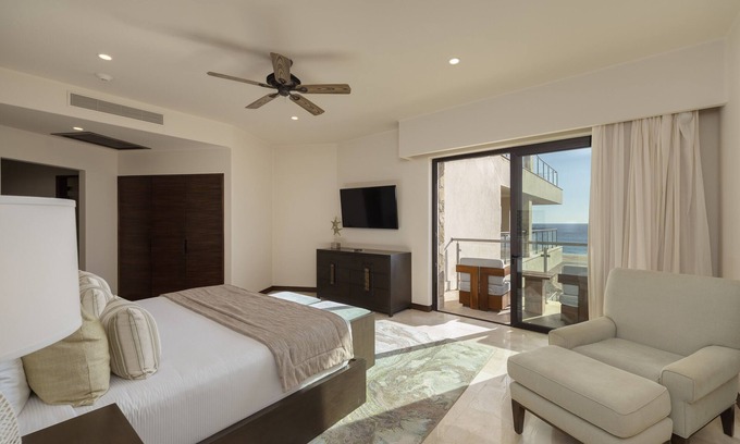 Los Cabos Condo | Diamante OCR 307 - Luxury Ocean Front 1 Bedroom Condo-Cabo