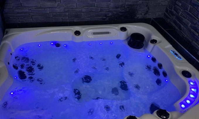 Roubaix Hotel | Diane Luxury 2