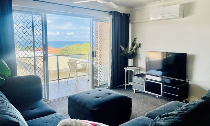 Port Macquarie Apartment | Did you See that Whale ? Watch the Whales from the Balcony