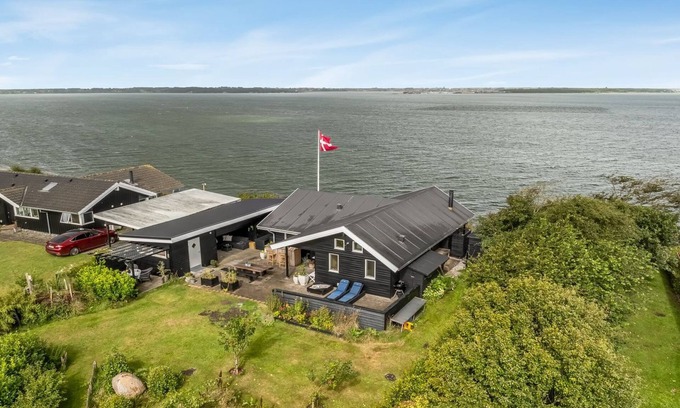 Ronbjerg House | "Diderik" - 20m to the fjord by Interhome