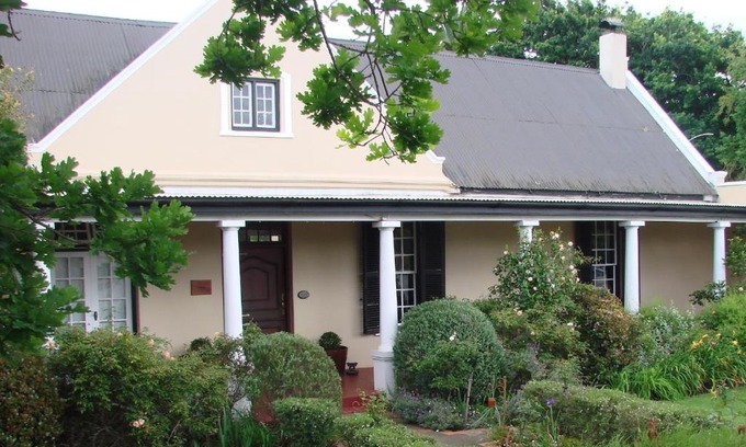 George House | Die Waenhuis Guest House