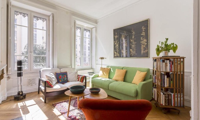 Saint Michel - Mairie Apartment | DIFY Romance - Saxe Gambetta