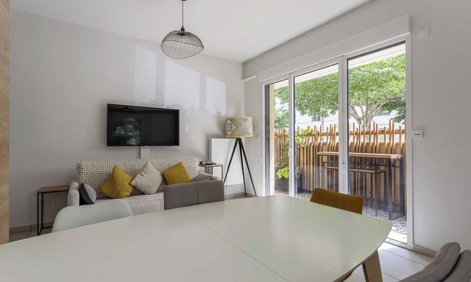 Le Bourg - Gare De Vaise Apartment | Dify Sedallian - Vaise