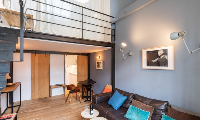 Charpennes - Charmettes Apartment | DIFY Style Black - Charpennes