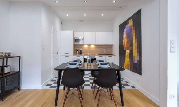 6th Arrondissement Apartment | Dify Vitton - Massena
