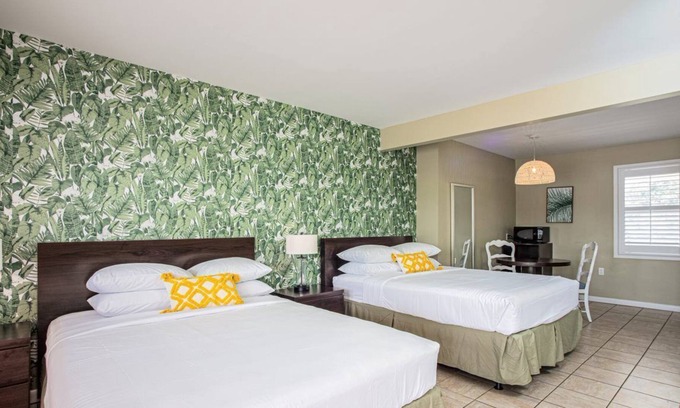 St. Augustine Hotel | Digital Retro Boutique Hotel - Double Queen with Breakfast Nook Near Downtown St. Augustine & the Beach