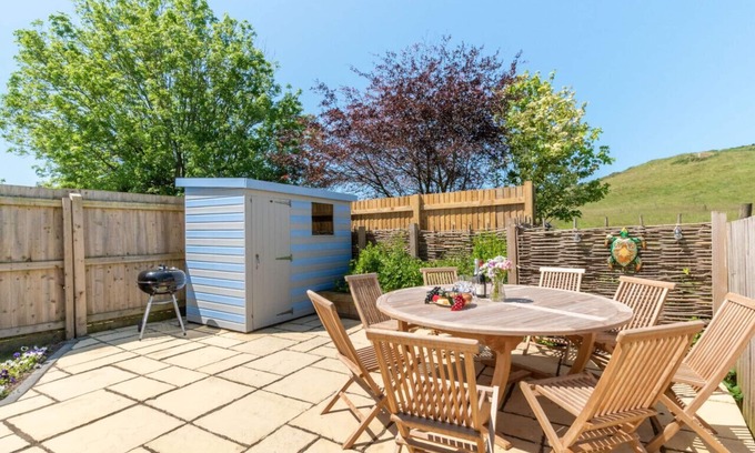 Mortehoe House | Dilly Dally - Four Bedroom House, Sleeps 8
