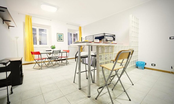 Genoa Historical Centre Apartment | DIMORA SOTTORIPA DI FRONTE ALL ACQUARIO - GENOVABNB it