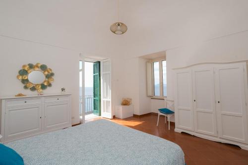 Meta Apartment | Dipintoditurchese, appartamento sul mare di Sorrento