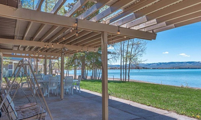 Laketown House | Direct Beach Access: Quaint Bear Lake Gem!