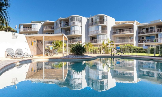 Buddina Apartment | Direct Beach Access - Surfside Buddina Apt