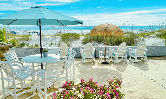 Boardwalk House | DIRECT BEACH FRONT/4 BED RM/3.5 BATH: 1/2 MILE WALK TO FLAGLER AVE/SLEEPS 11