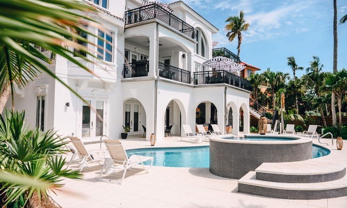 Captiva House | Direct Beachfront Villa Sea Palms Estate Captiva Island sleeps up to 30 Pool+Spa